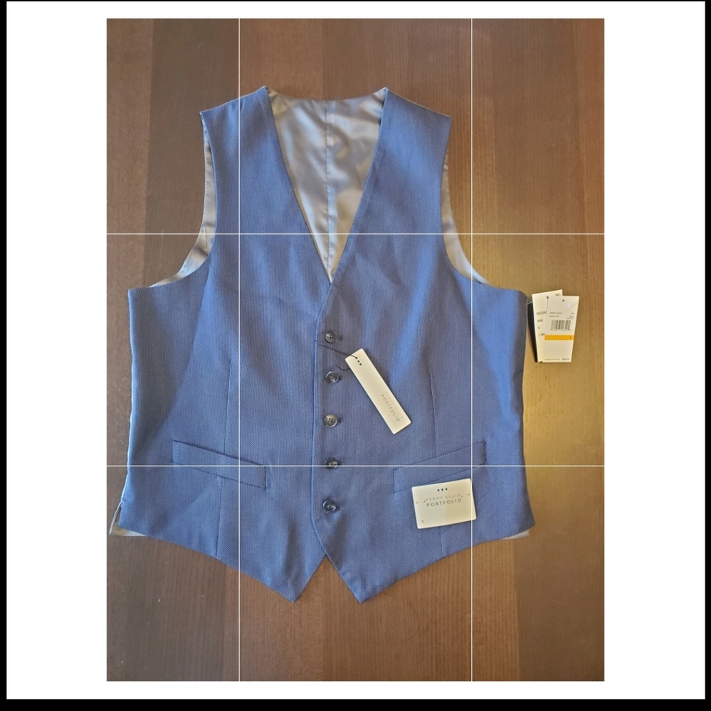 New Perry Ellis vest. Size small. Blue pin dot.